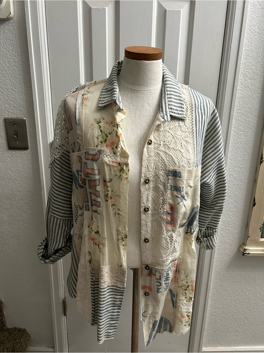 Kimchi Blue Cream & Blue Mixed-Print Patchwork Jean Jacket